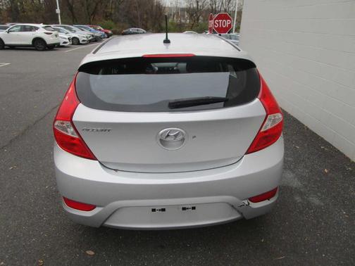 2013 Hyundai Accent SE