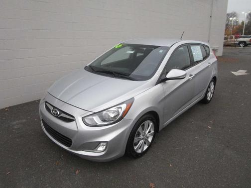 2013 Hyundai Accent SE