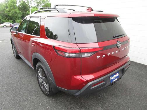 Scarlet Ember 2022 Nissan Pathfinder SV