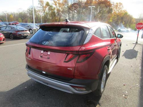 2026 Hyundai TUCSON SE