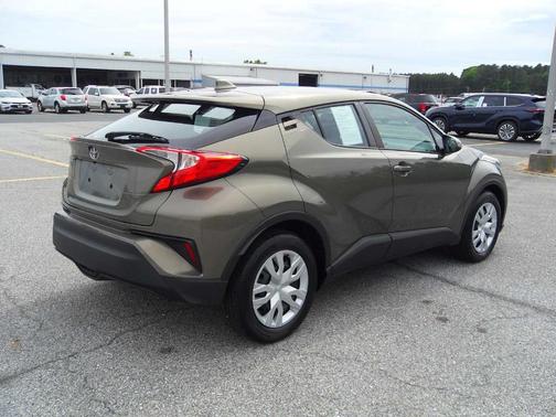 2021 Toyota C-HR LE