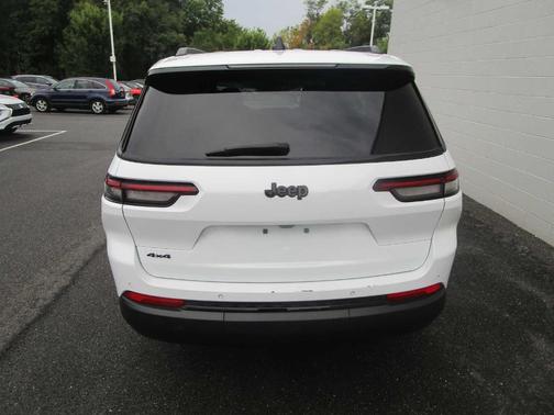 2024 Jeep Grand Cherokee L Laredo