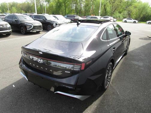2025 Hyundai SONATA Hybrid Limited