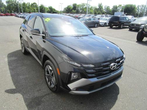 Phantom Black 2025 Hyundai TUCSON SEL Convenience