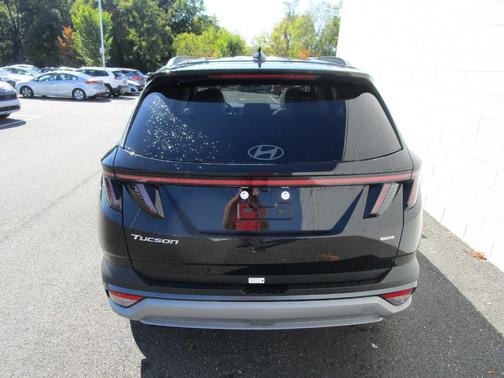 Phantom Black 2025 Hyundai TUCSON SEL Convenience