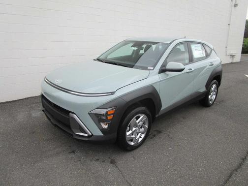 2025 Hyundai KONA SE