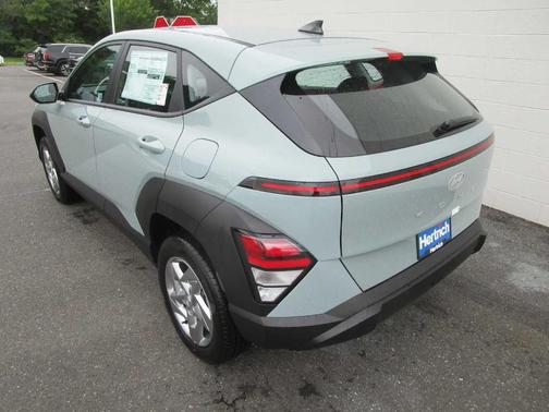 2025 Hyundai KONA SE