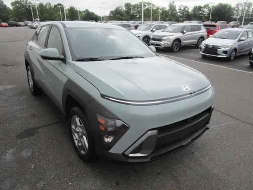 2025 Hyundai KONA SE