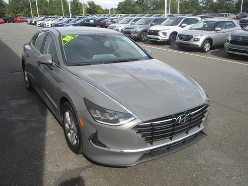 2022 Hyundai SONATA SE