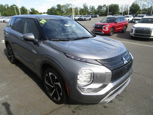 2023 Mitsubishi Outlander PHEV SE
