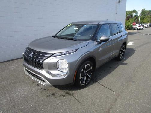 2023 Mitsubishi Outlander PHEV SE