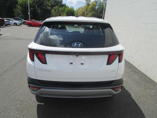 2025 Hyundai TUCSON SE