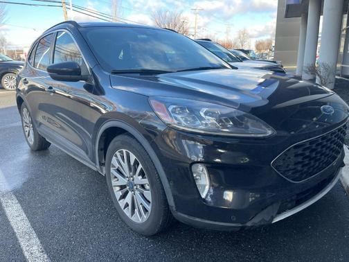 2020 Ford Escape Titanium Hybrid