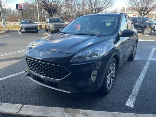 2020 Ford Escape Titanium Hybrid