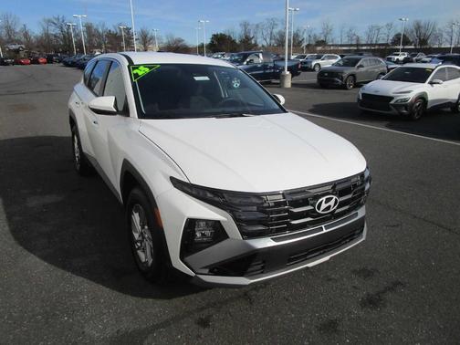2025 Hyundai TUCSON SE