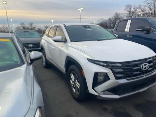 2025 Hyundai TUCSON SE