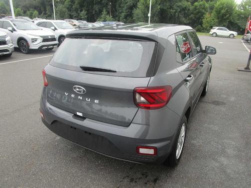 2025 Hyundai VENUE SE