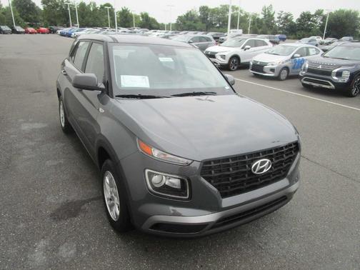 2025 Hyundai VENUE SE