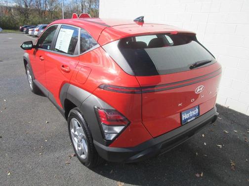 2025 Hyundai KONA SE