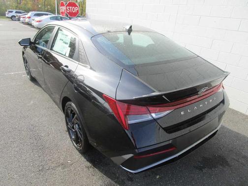 2026 Hyundai ELANTRA SEL