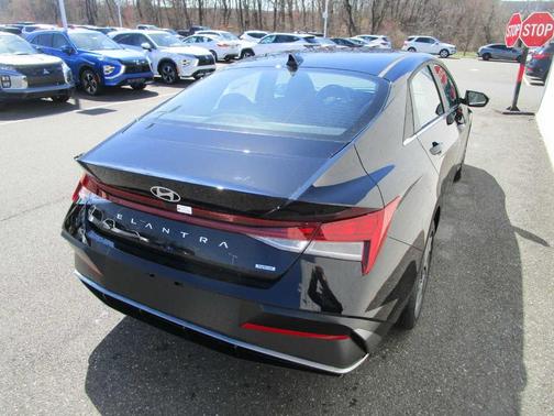 2025 Hyundai ELANTRA HEV Limited
