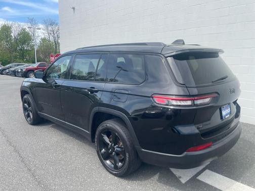 Diamond Black 2023 Jeep Grand Cherokee L Laredo