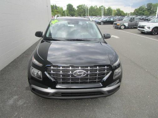 2024 Hyundai VENUE SEL