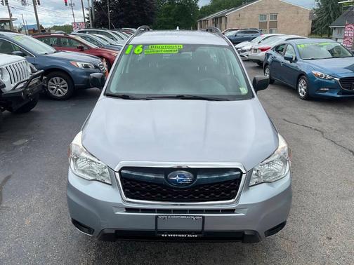 Ice Silver Metallic 2016 Subaru Forester 2.5i