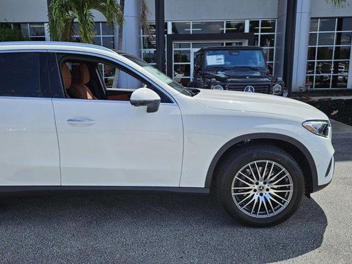 2025 Mercedes-Benz GLC 300 Base