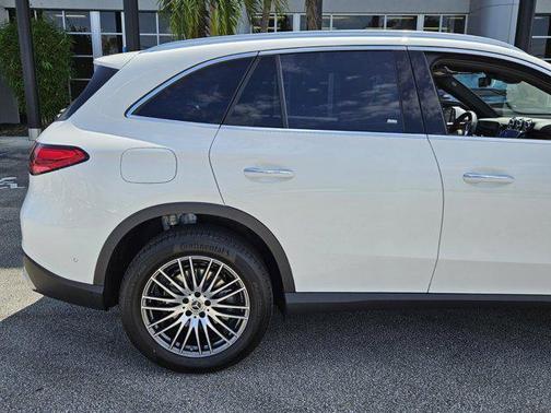 2025 Mercedes-Benz GLC 300 Base