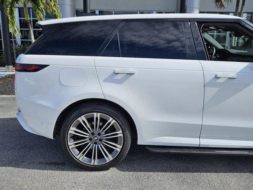 2024 Land Rover Range Rover Sport SE