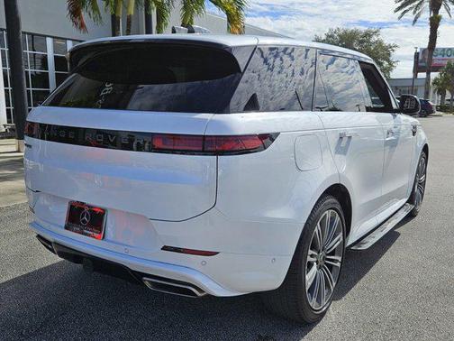 2024 Land Rover Range Rover Sport SE