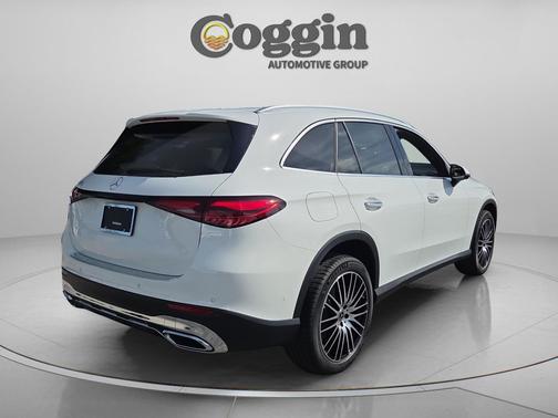 Polar White 2027 Mercedes-Benz GLC 300 Base