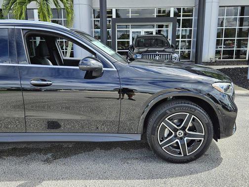 2026 Mercedes-Benz GLC 300 Base
