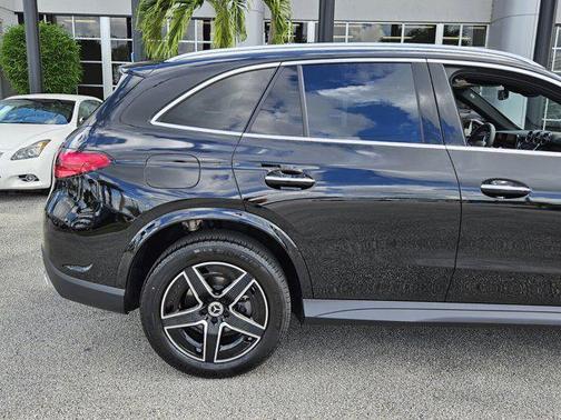 2026 Mercedes-Benz GLC 300 4MATIC