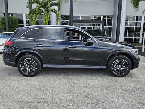 2026 Mercedes-Benz GLC 300 4MATIC