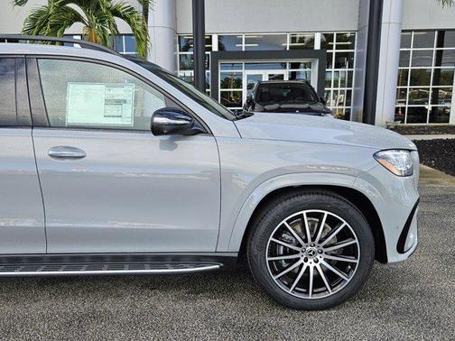 2026 Mercedes-Benz GLS 580 4MATIC