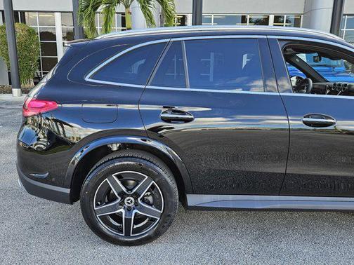 2026 Mercedes-Benz GLC 300 Base