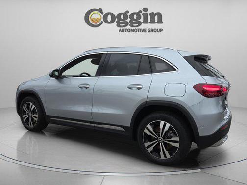 Cirrus Silver Metallic 2026 Mercedes-Benz GLA 250 Base