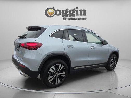 Cirrus Silver Metallic 2026 Mercedes-Benz GLA 250 Base