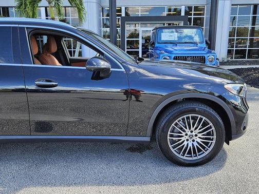 2025 Mercedes-Benz GLC 300 Base
