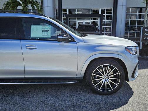 2026 Mercedes-Benz GLS 580 4MATIC
