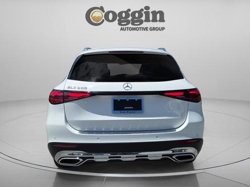 Polar White 2026 Mercedes-Benz GLC 300 Base