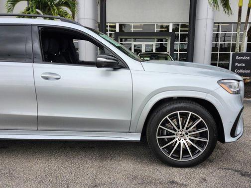 2025 Mercedes-Benz GLS 450 4MATIC