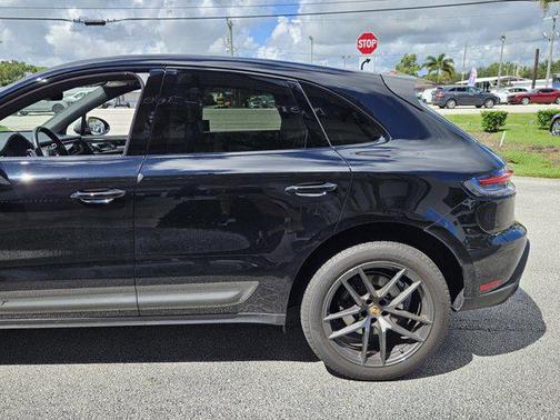 2023 Porsche Macan T