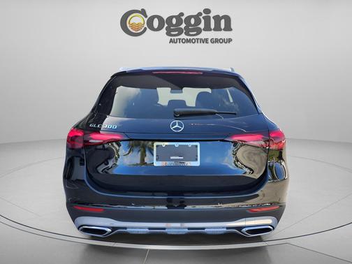 Black 2026 Mercedes-Benz GLC 300 Base