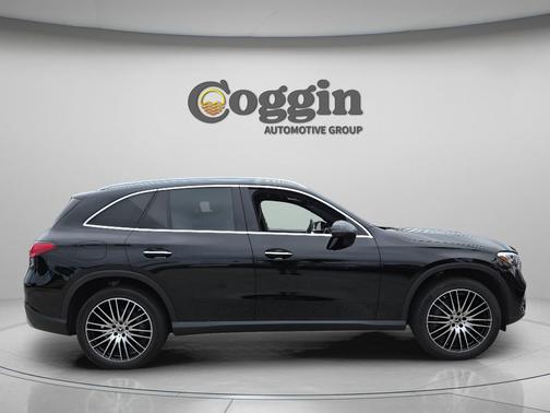 Black 2026 Mercedes-Benz GLC 300 Base