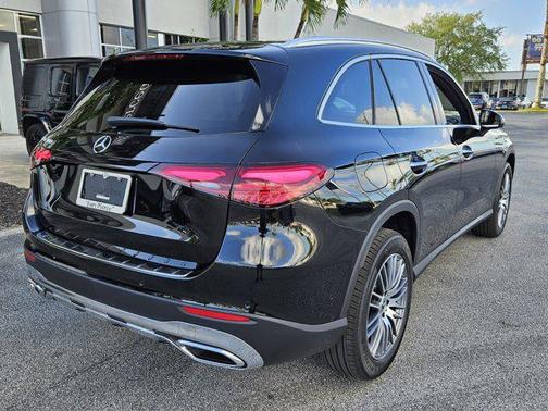 2025 Mercedes-Benz GLC 300 Base