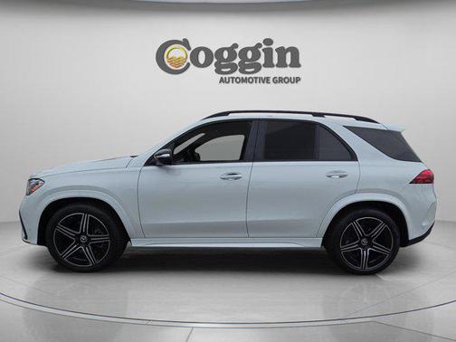 MANUFAKTUR Moonlight White Metallic 2026 Mercedes-Benz GLE 450 4MATIC