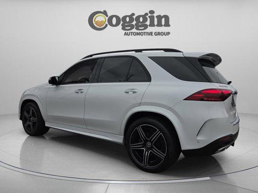 MANUFAKTUR Moonlight White Metallic 2026 Mercedes-Benz GLE 450 4MATIC